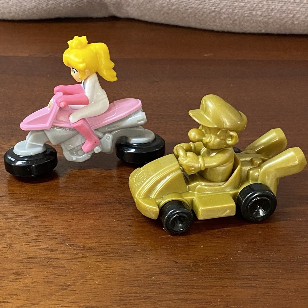 McDonalds 2024 Mario Kart Gold Mario Princess Peach Hover Bike‎ Happy Meal Toys